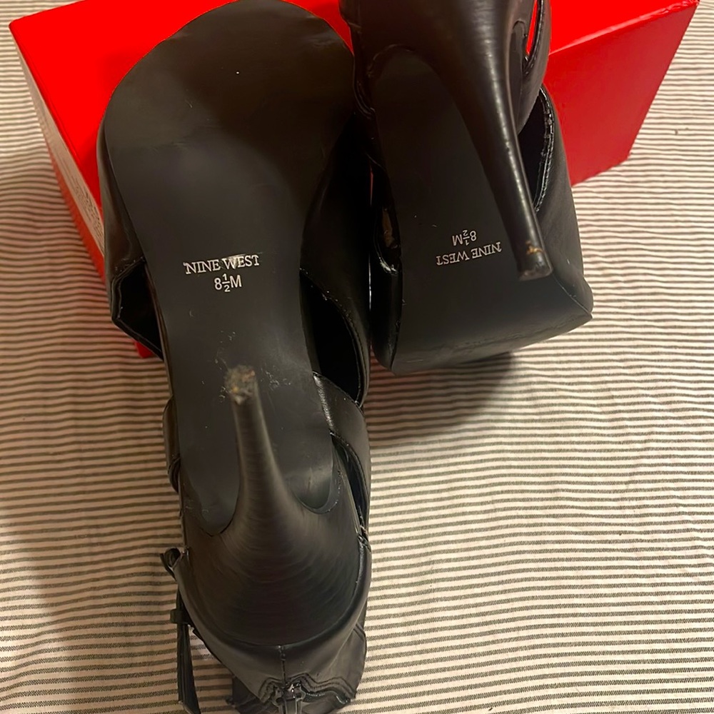 Nine West Black Heels Size 8 1/2 - Picture 5 of 10